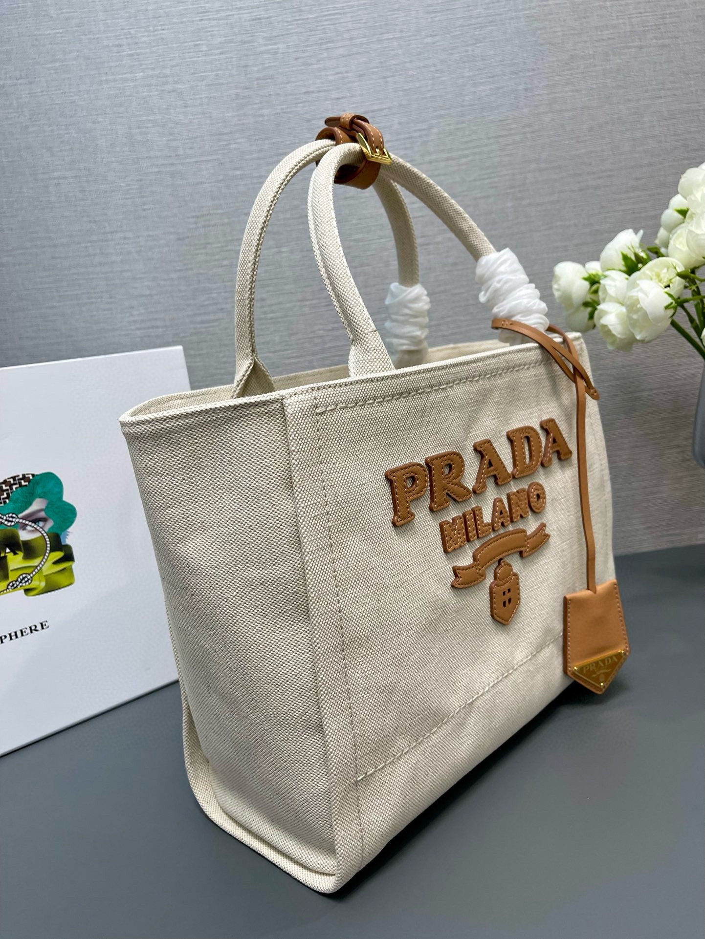 Pra*a medium blend tote bag in linen