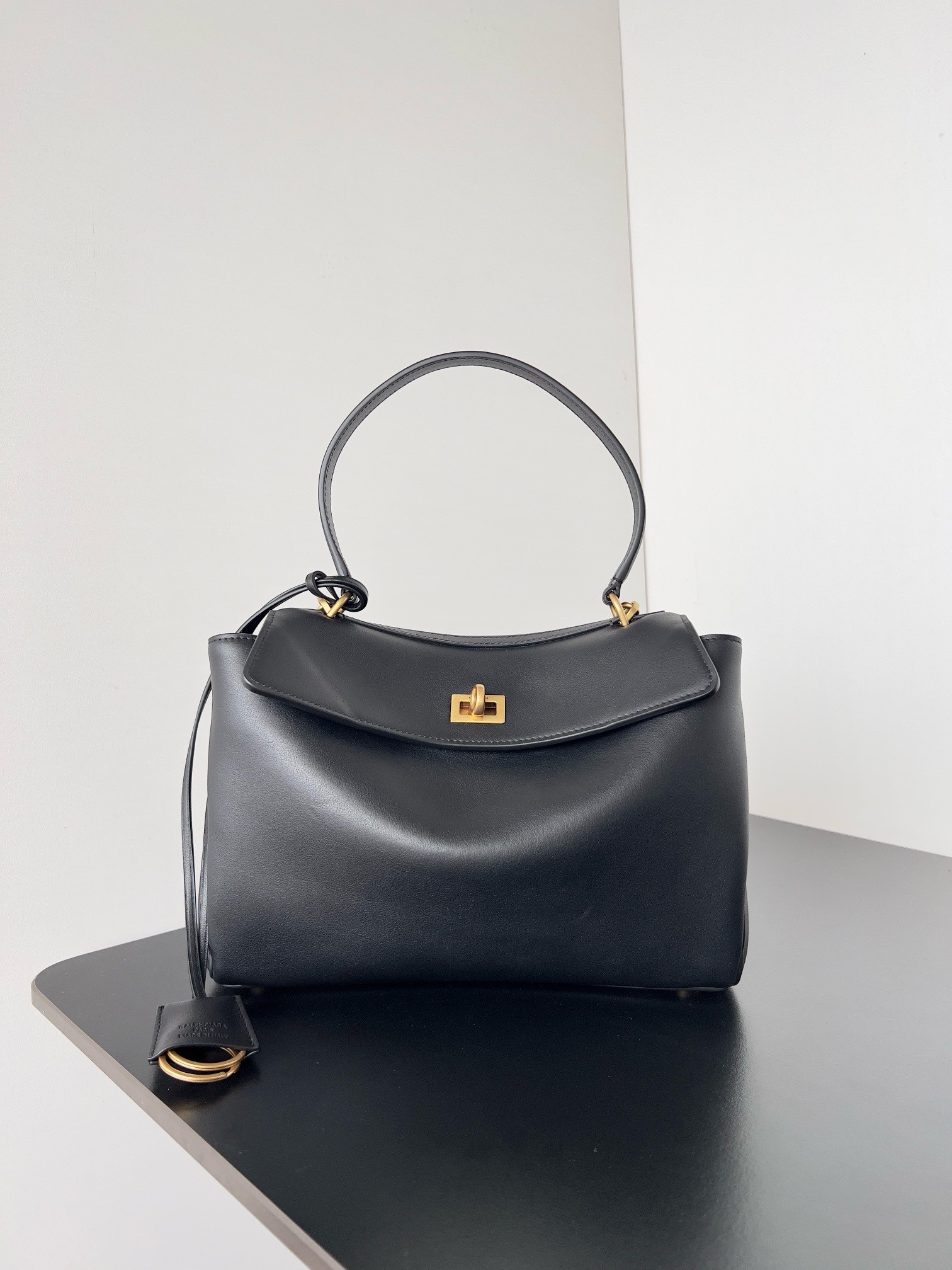 Ba*len*cia*ga rodeo medium bag in black calfskin