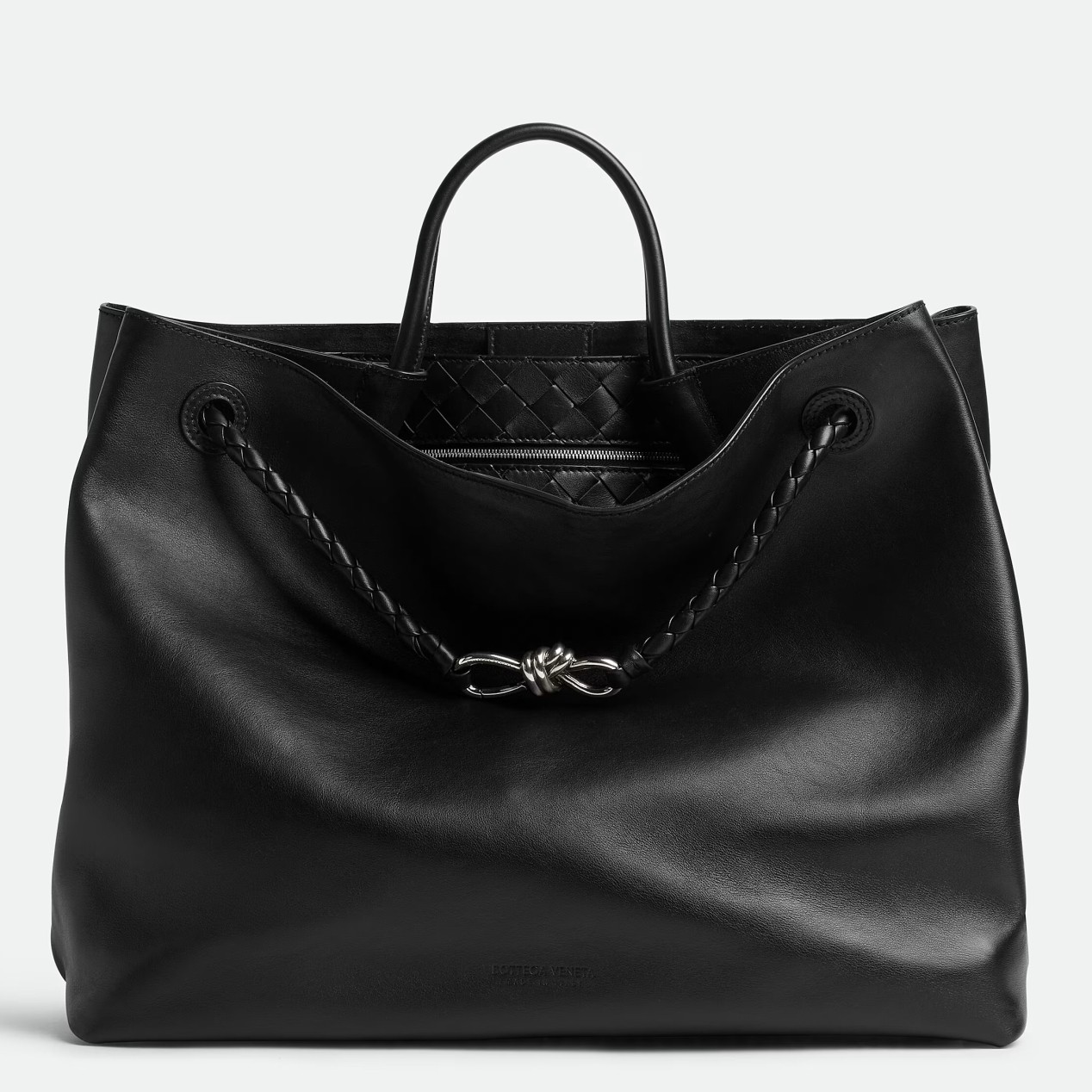 bo*te*ga Ve*ne*ta large andiamo bag in black smooth calfskin