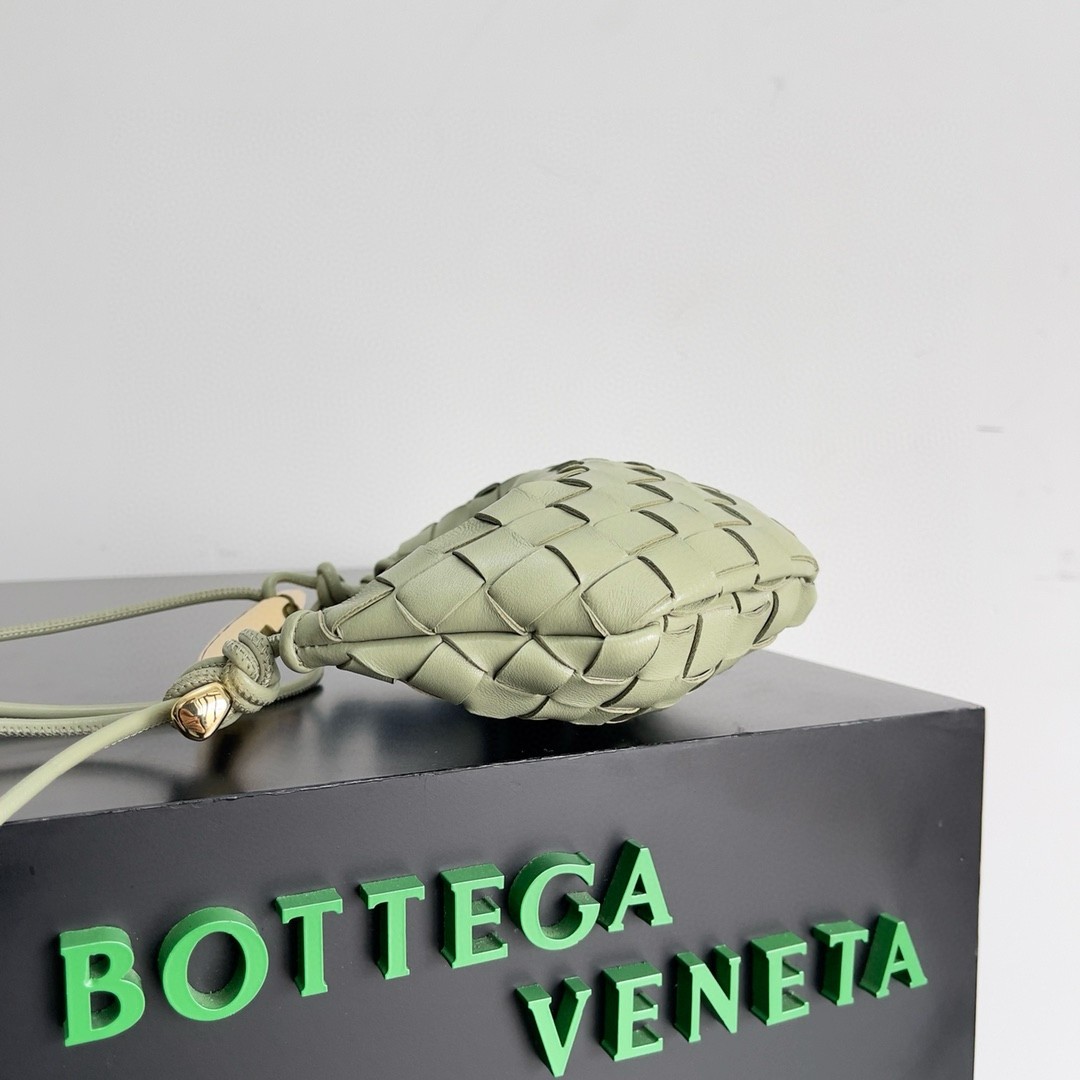 bo*te*ga Ve*ne*ta sardine mini bag in travertine intrecciato lambskin