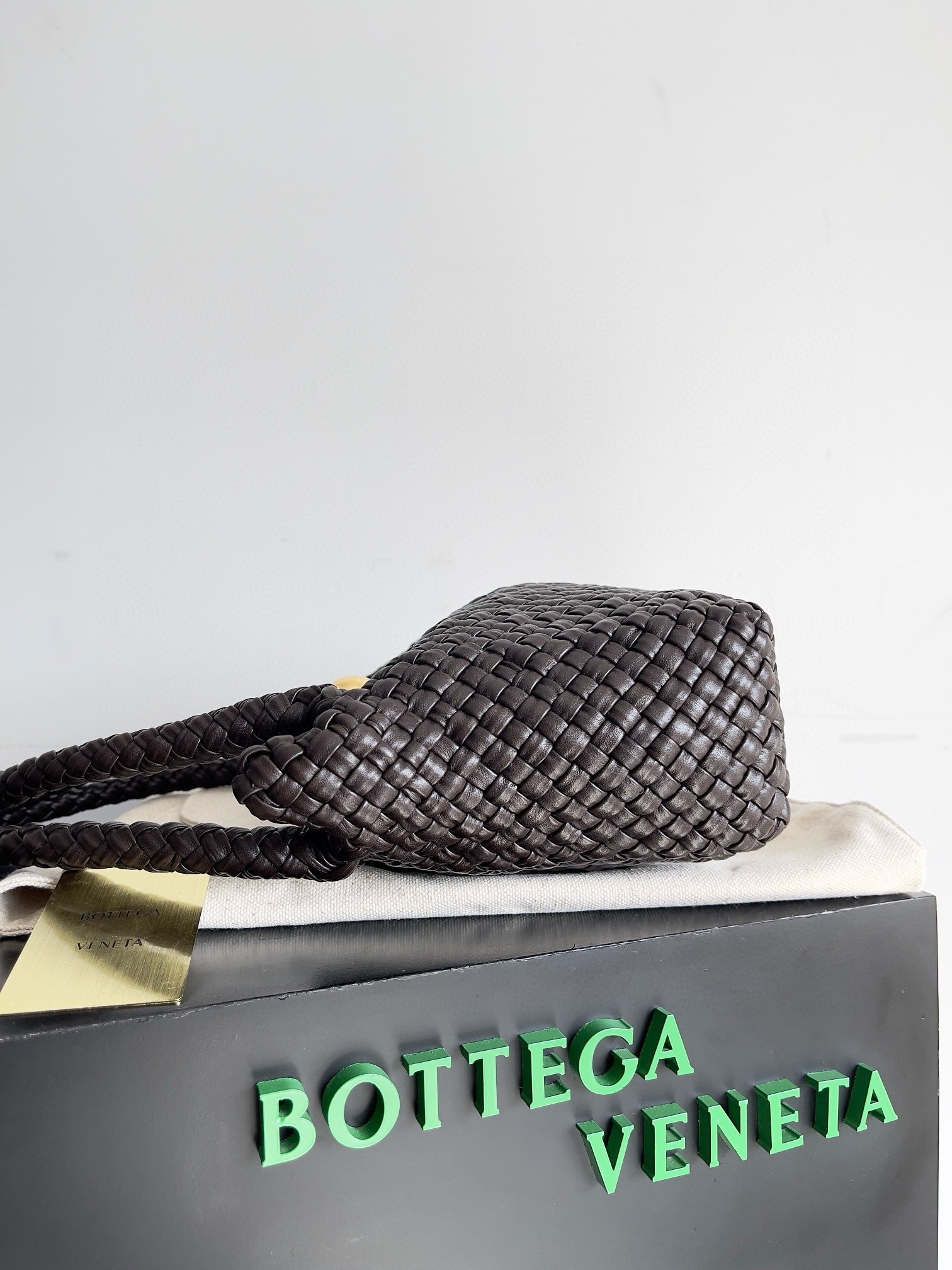 bo*te*ga Ve*ne*ta tosca bag in fondant intrecciato calfskin