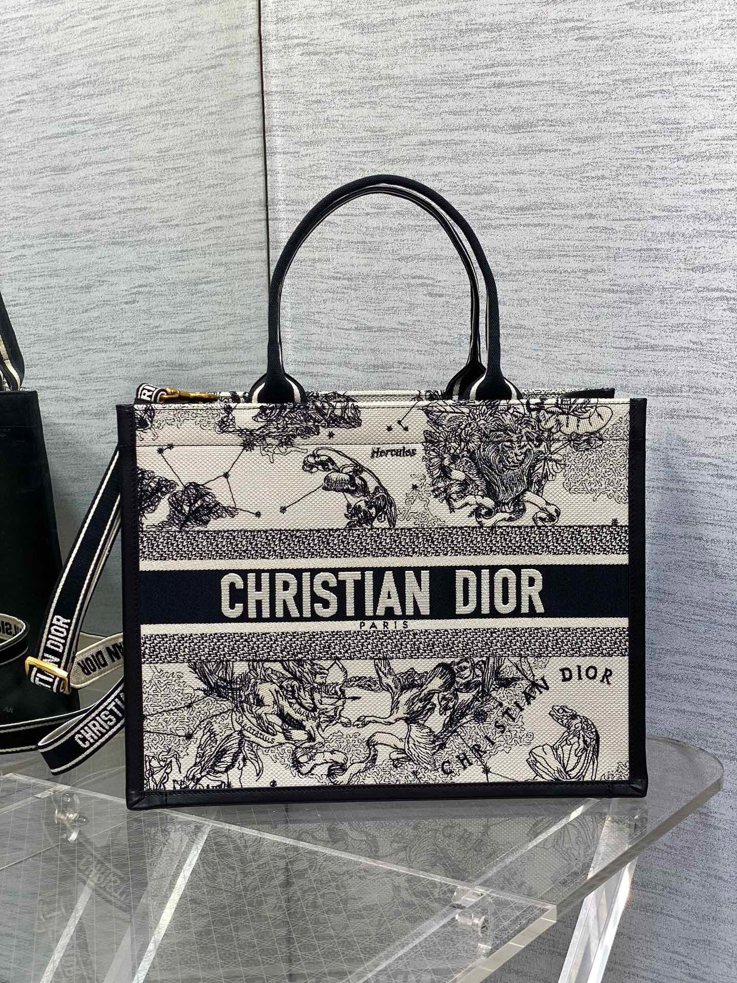 D*or medium book tote bag with strap in white D*or zodiac embroidery