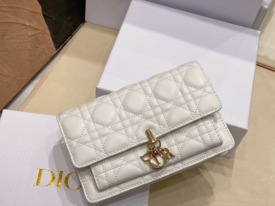 D*or lady D*or chain pouch in white cannage lambskin