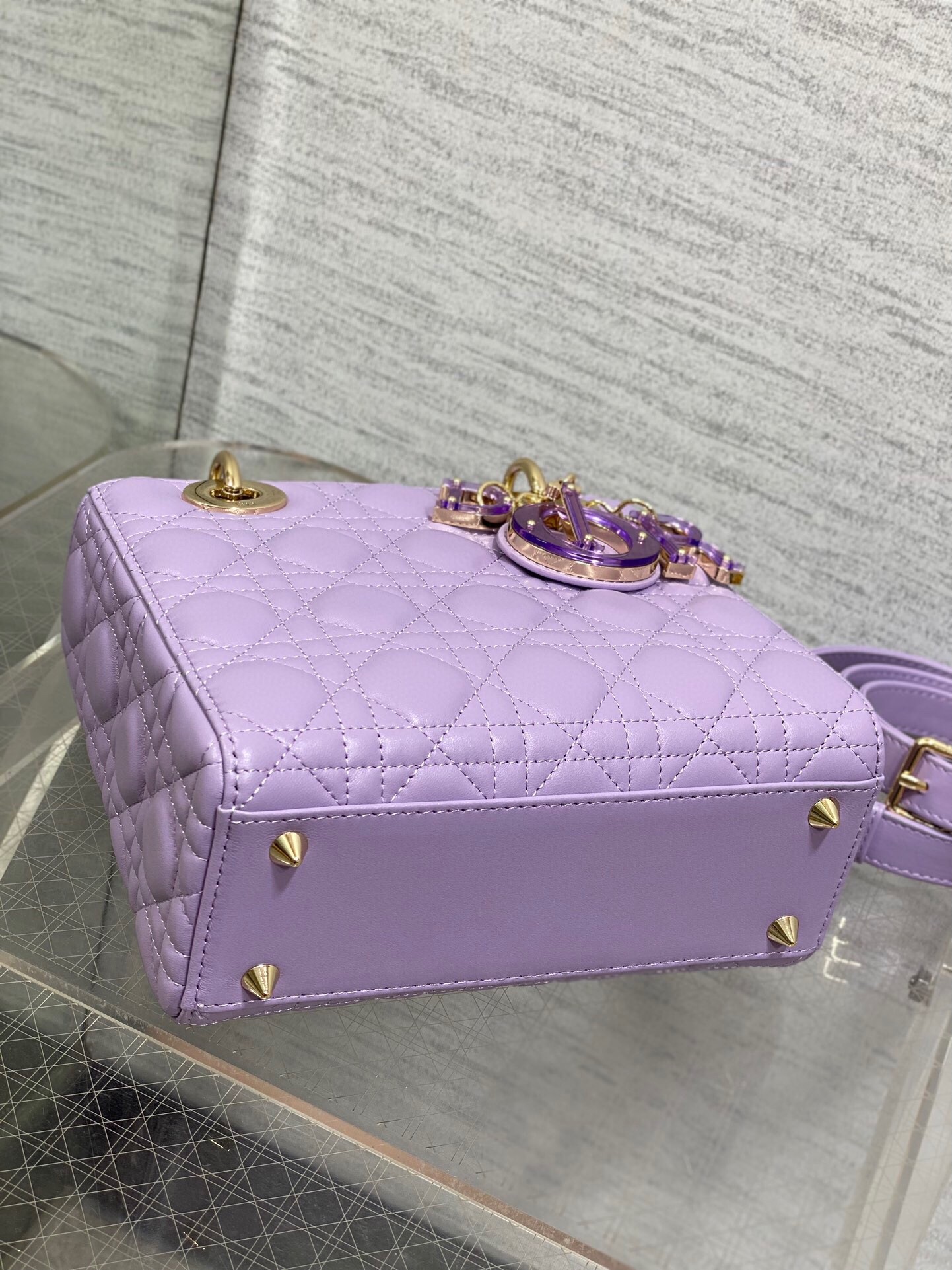 D*or small lady D*or bag in lilas lambskin with resin charms