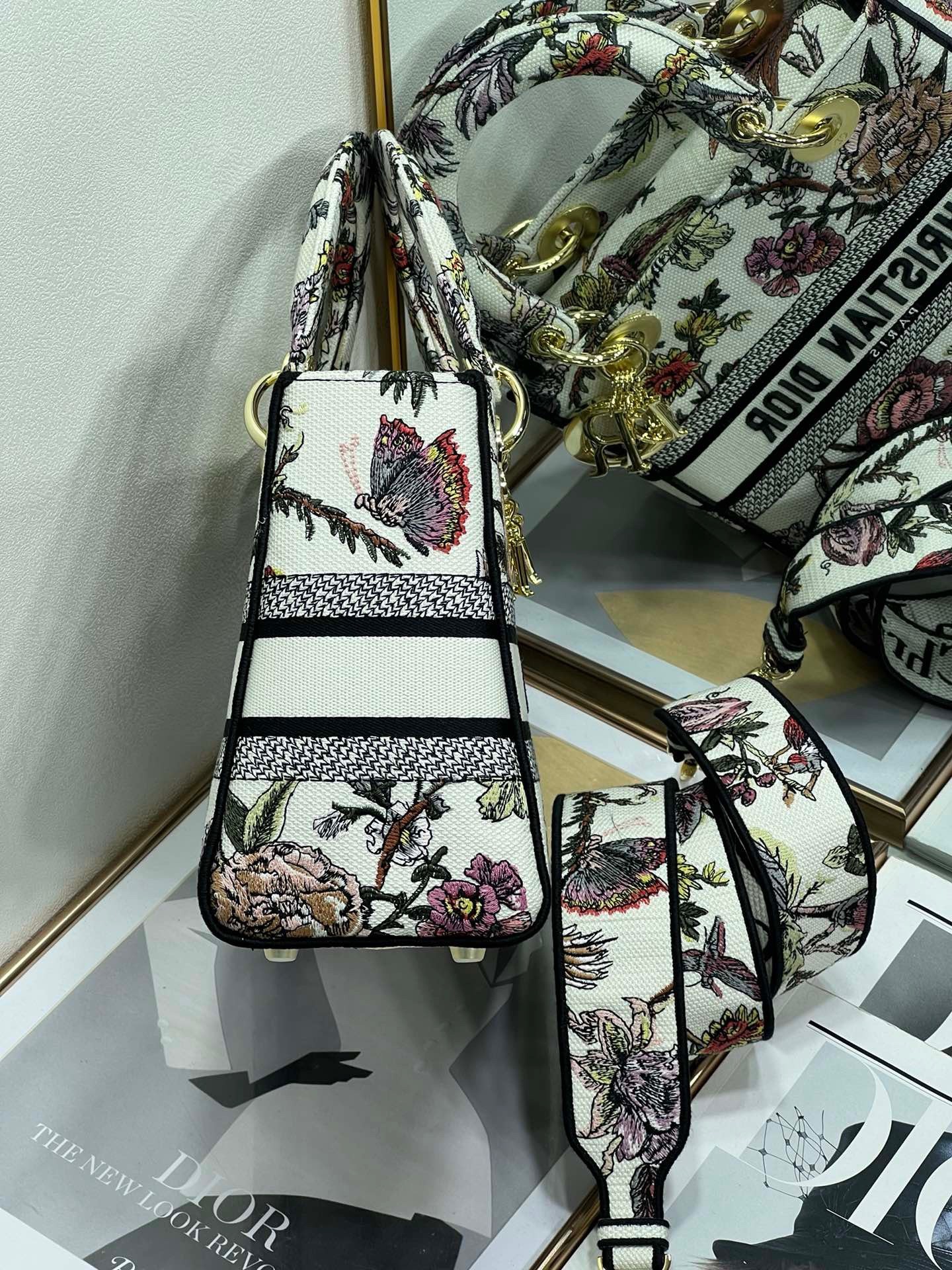 D*or medium lady d-lite bag in white jardin botanique embroidery