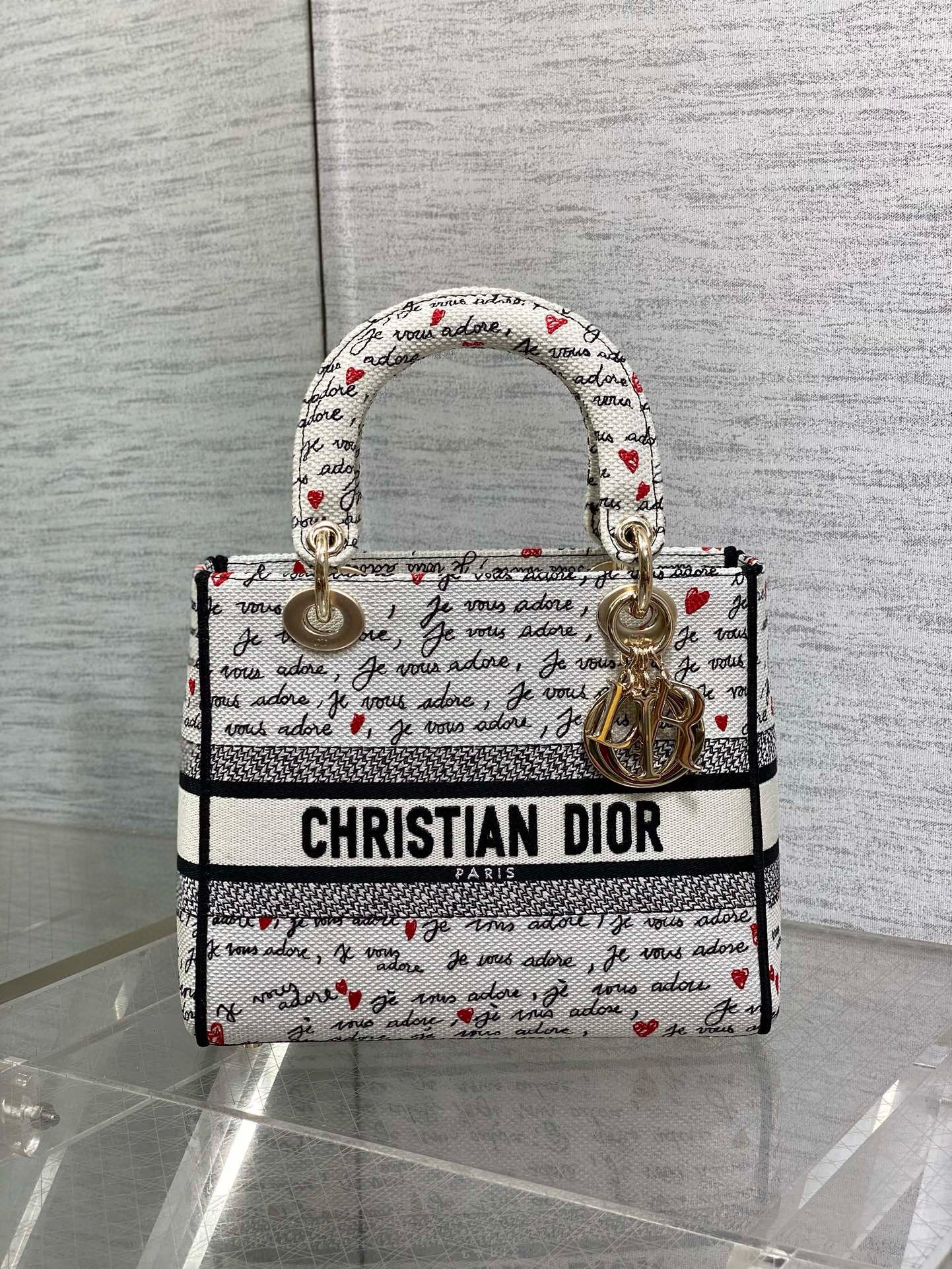 D*or lady d-lite medium bag in white and red je vous adore motif