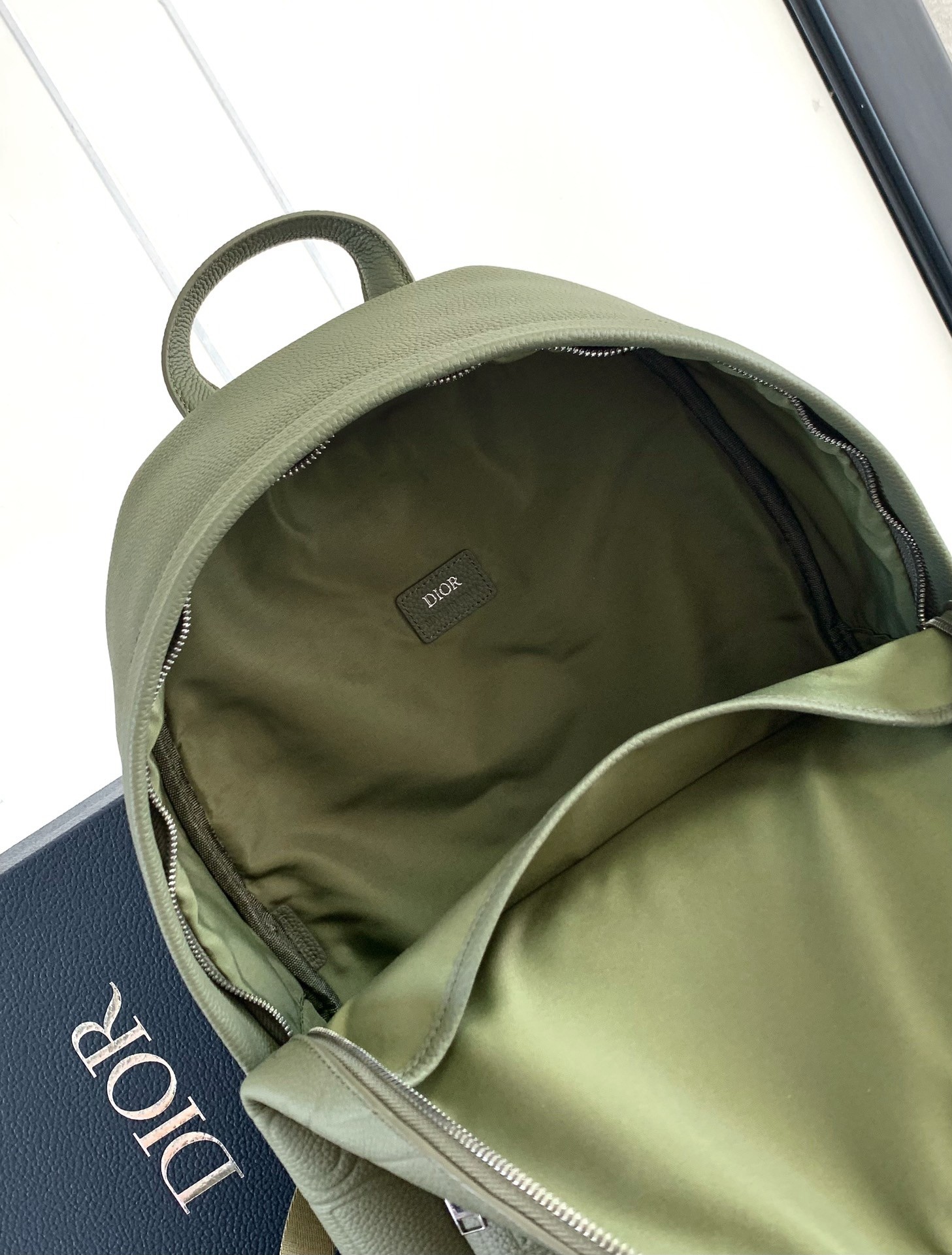 D*or rider 2.0 zipped backpack in khaki gravity leather