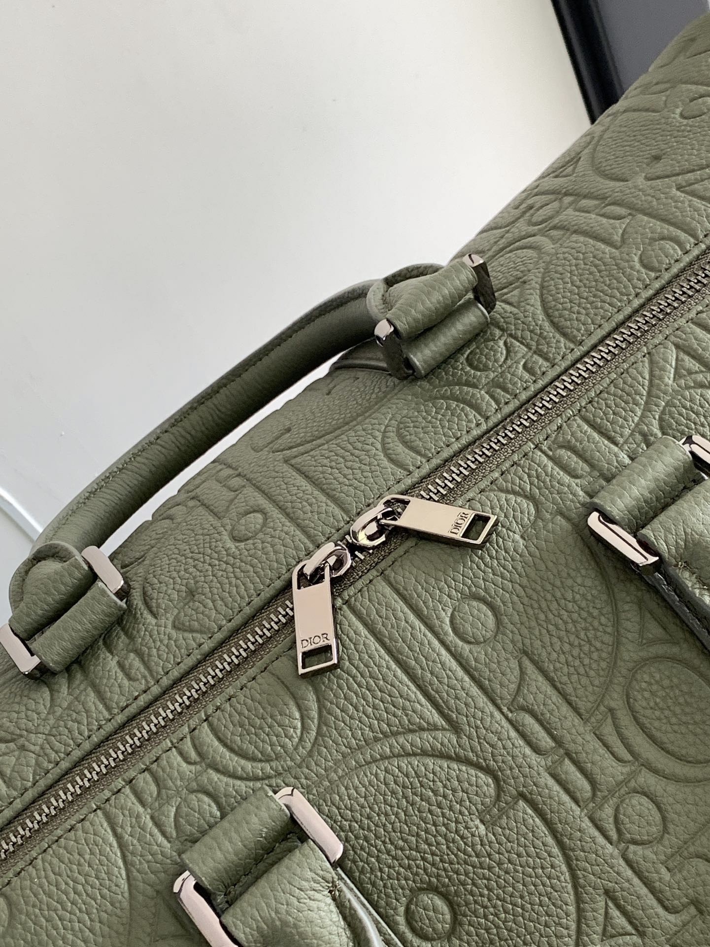 D*or weekender 40 bag in khaki D*or gravity leather