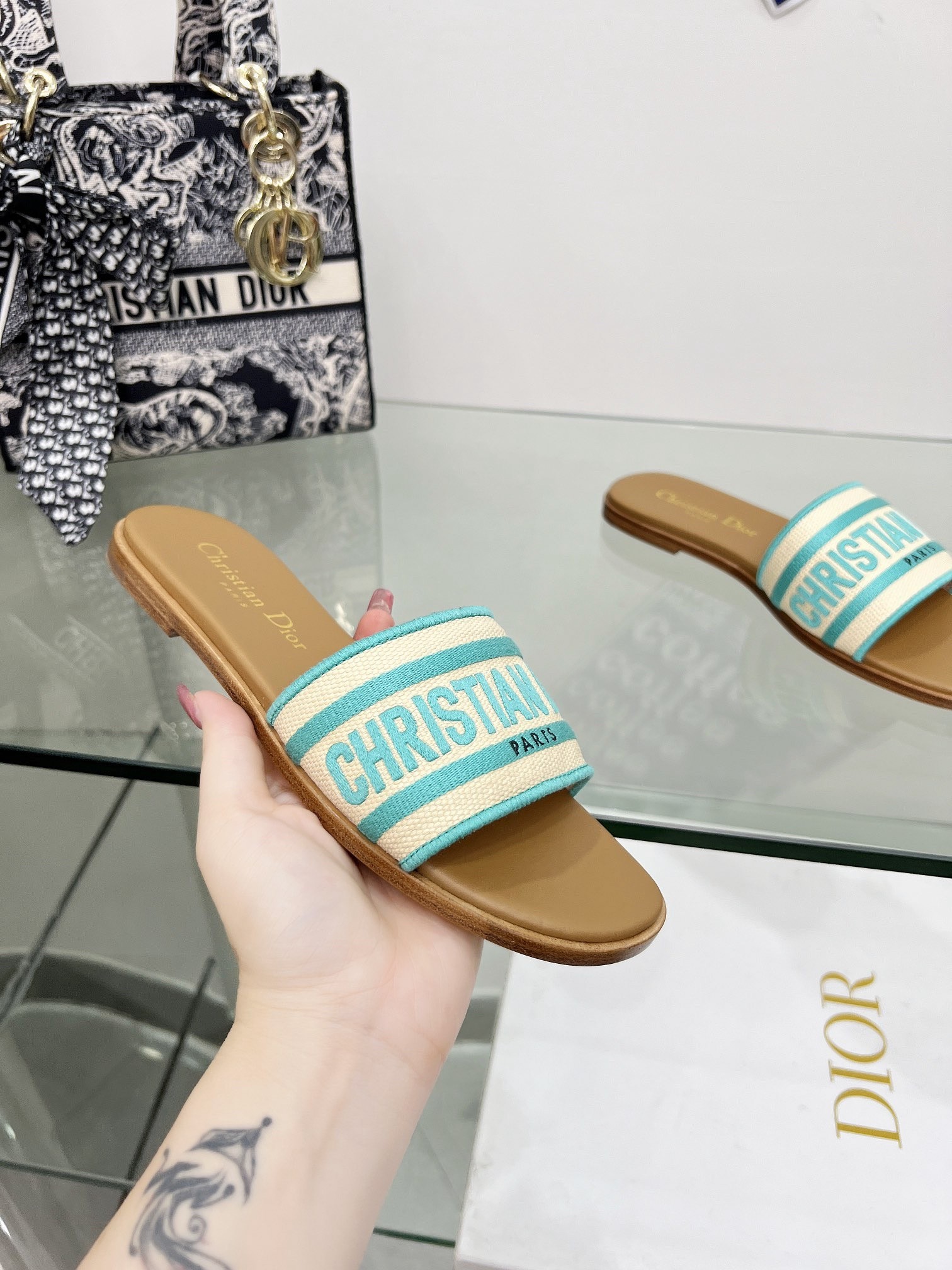 D*or D*oriviera dway slides in raffia and green embroidered cotton