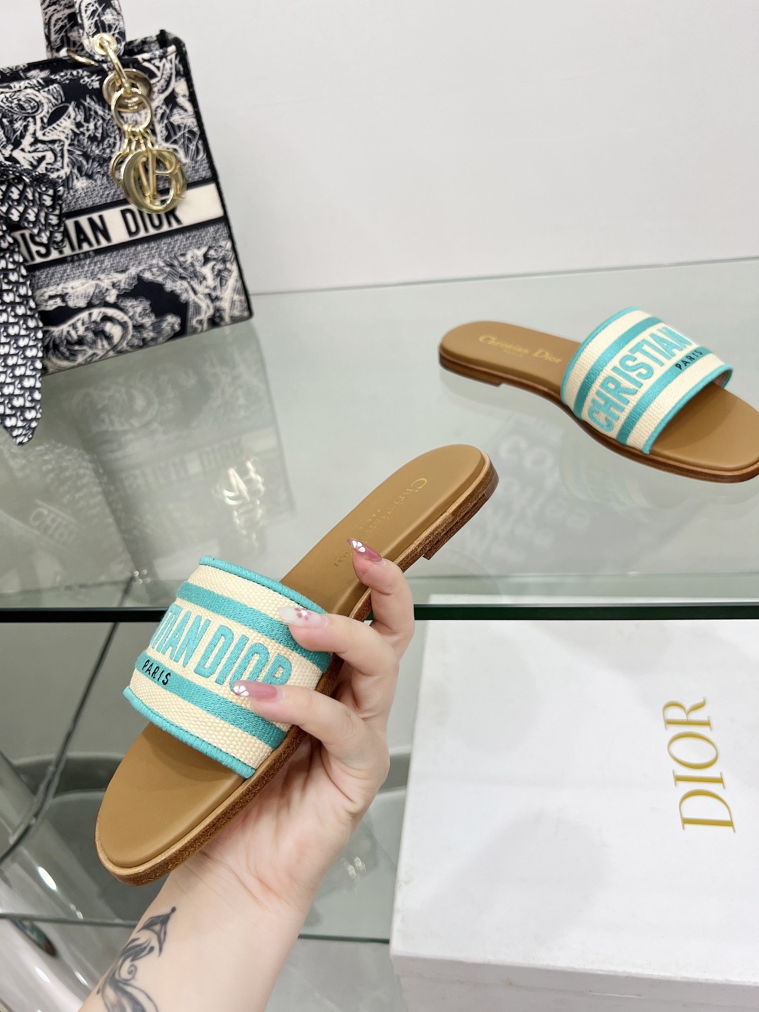 D*or D*oriviera dway slides in raffia and green embroidered cotton