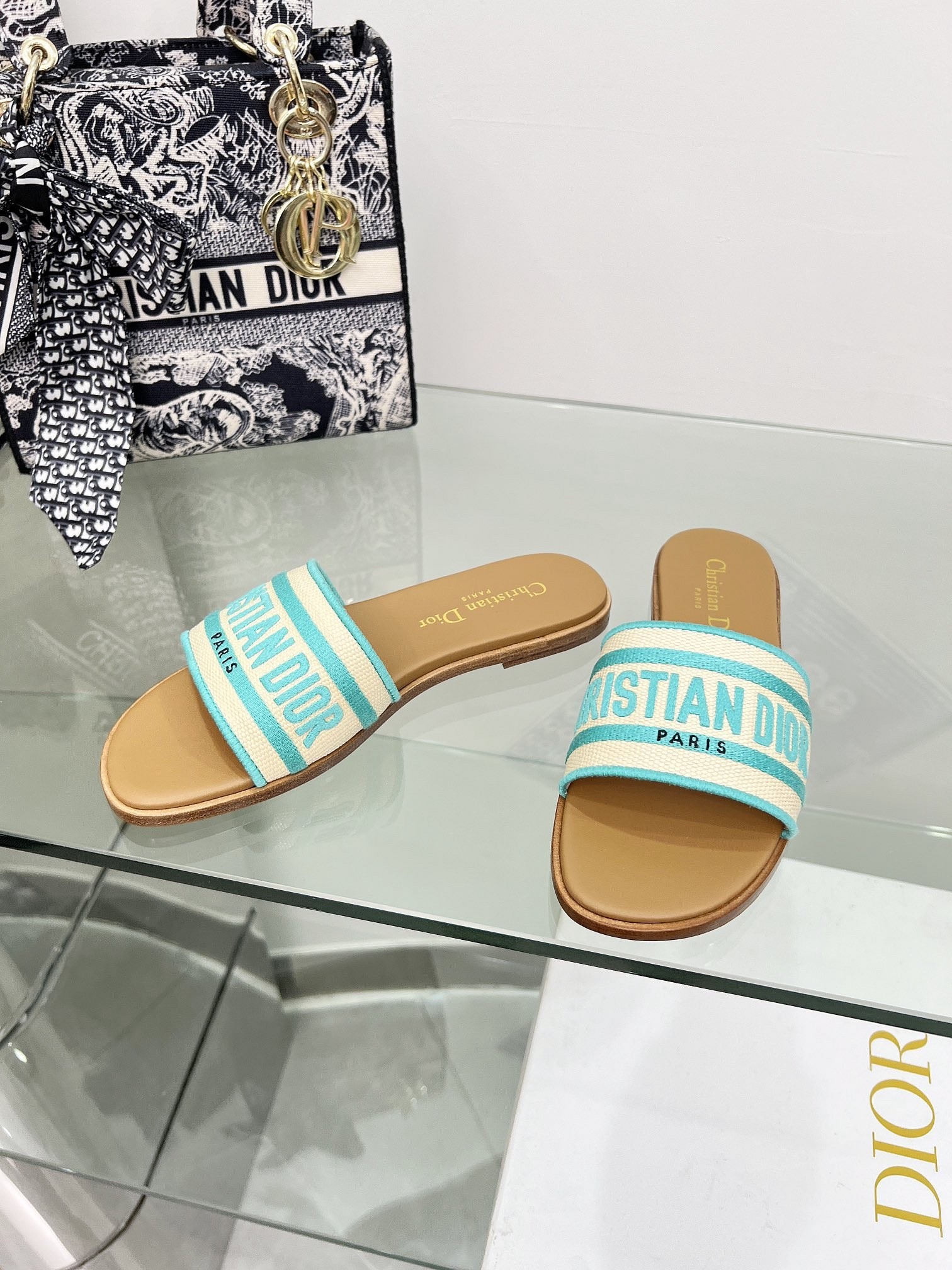 D*or D*oriviera dway slides in raffia and green embroidered cotton