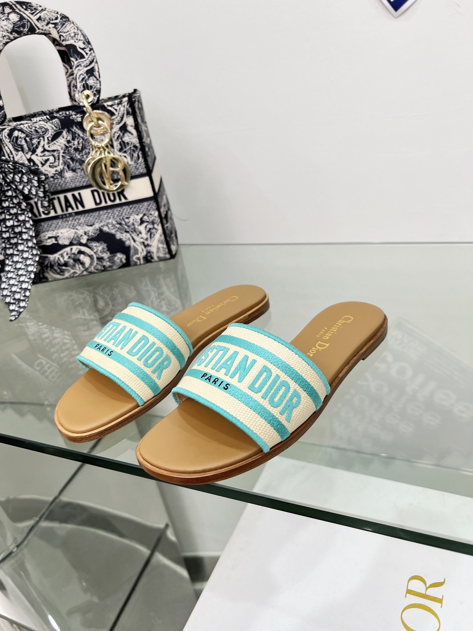 D*or D*oriviera dway slides in raffia and green embroidered cotton