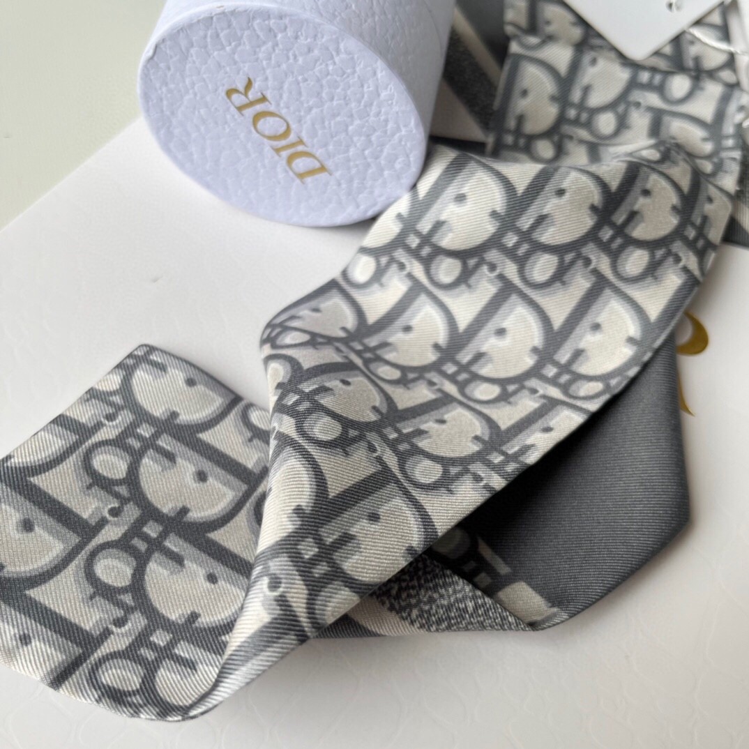 D*or oblique mitzah scarf in grey silk twill