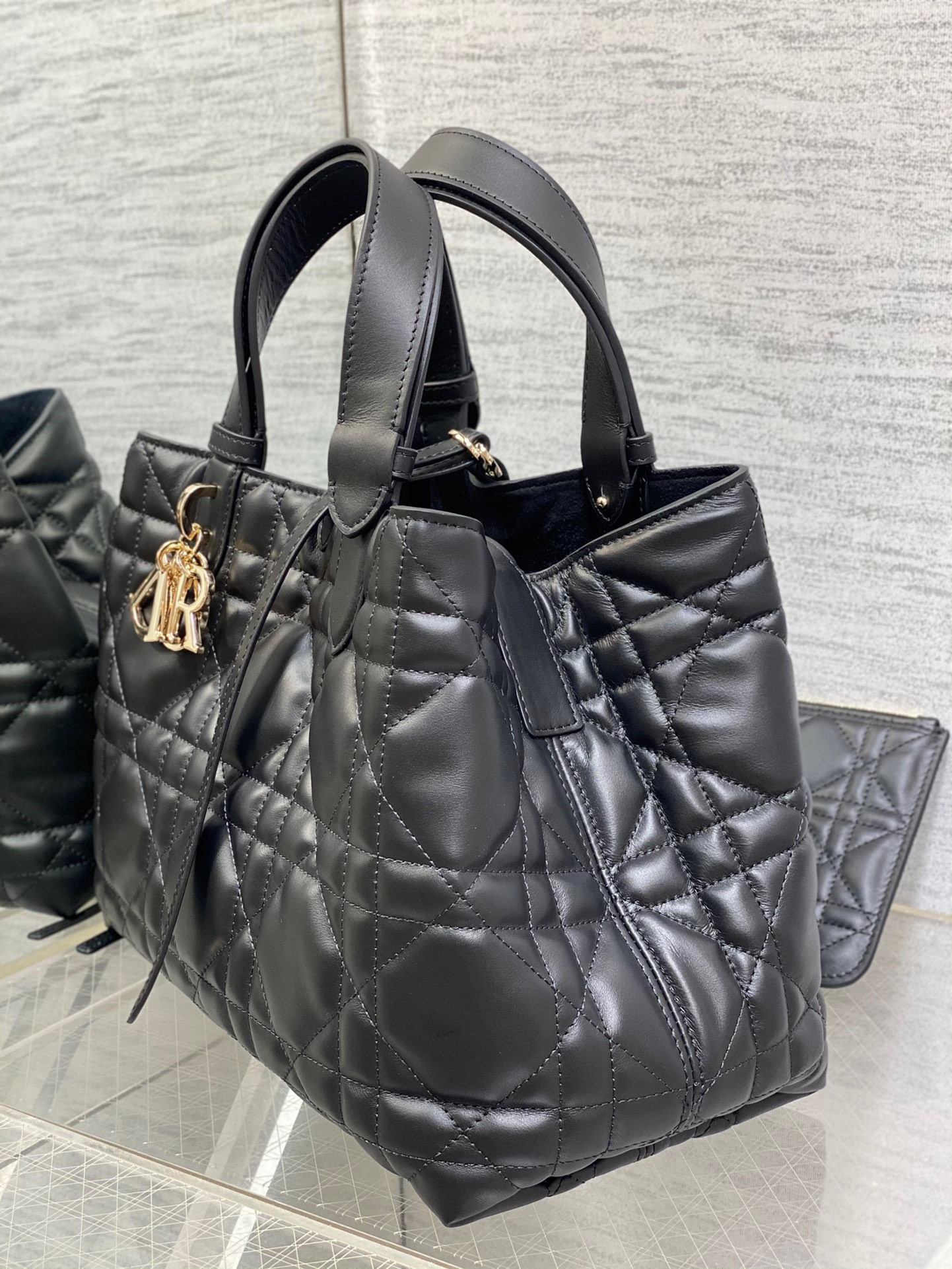 D*or toujours medium bag in black macrocannage calfskin