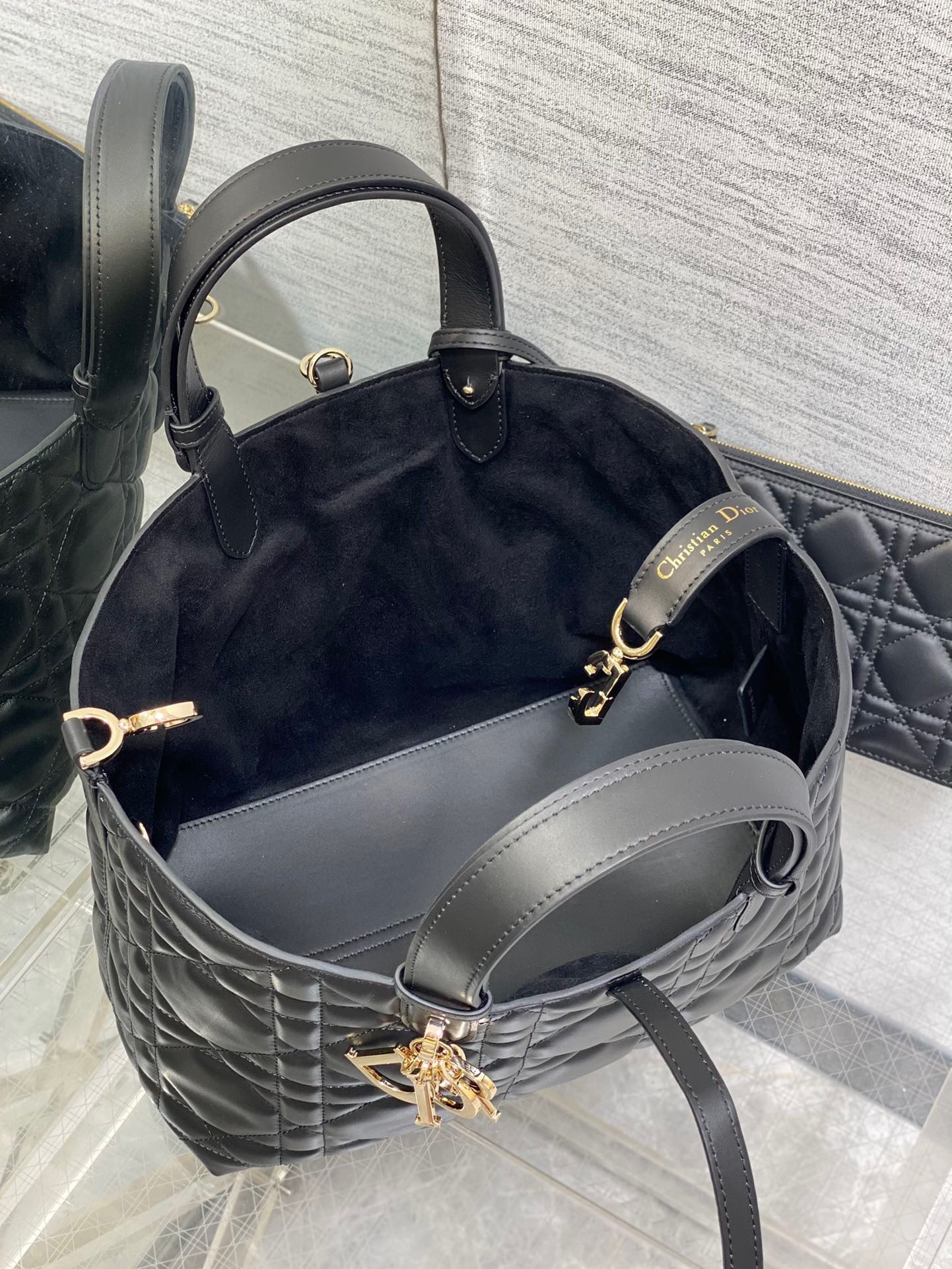 D*or toujours medium bag in black macrocannage calfskin