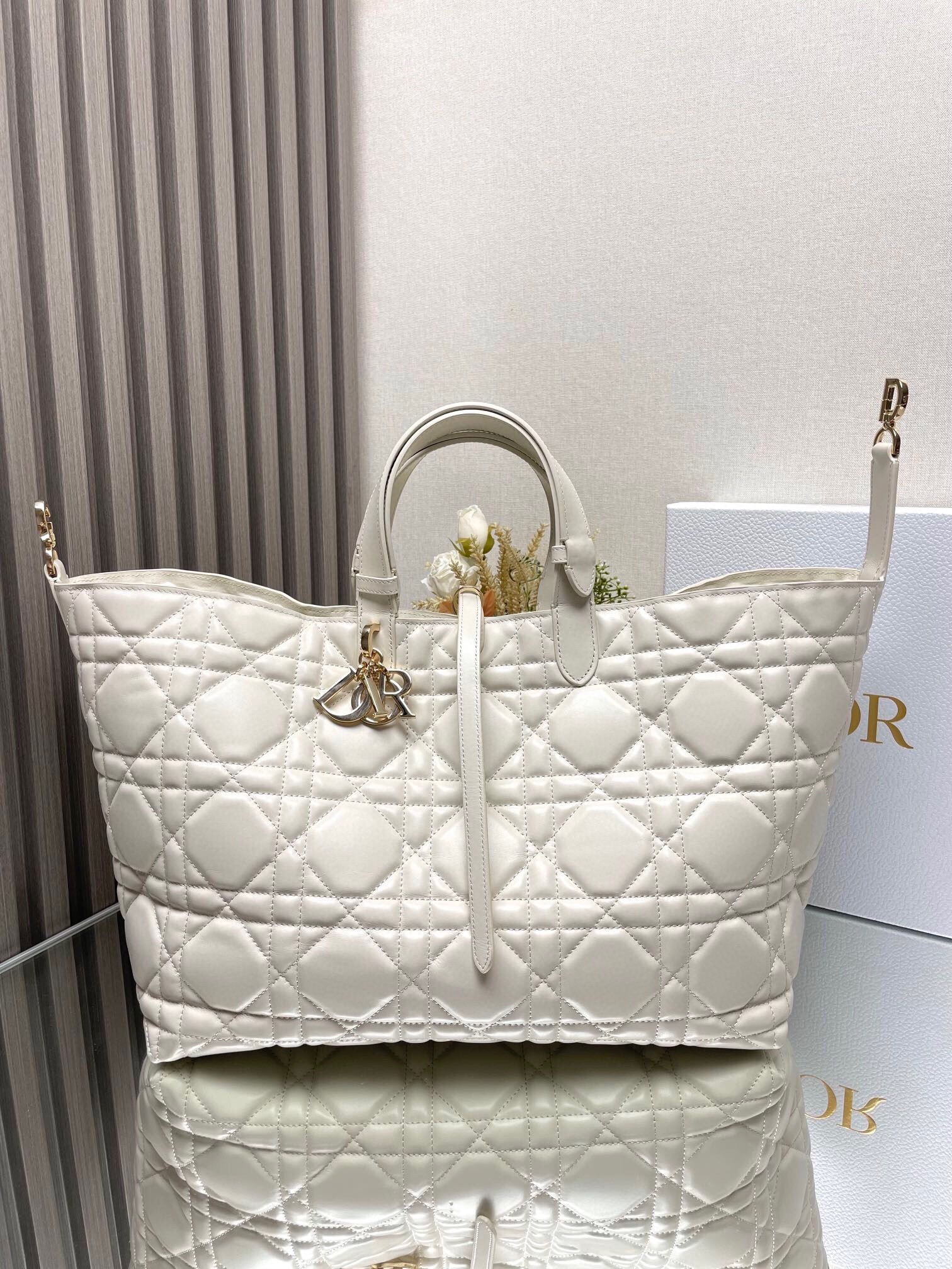 D*or toujours large bag in white macrocannage calfskin