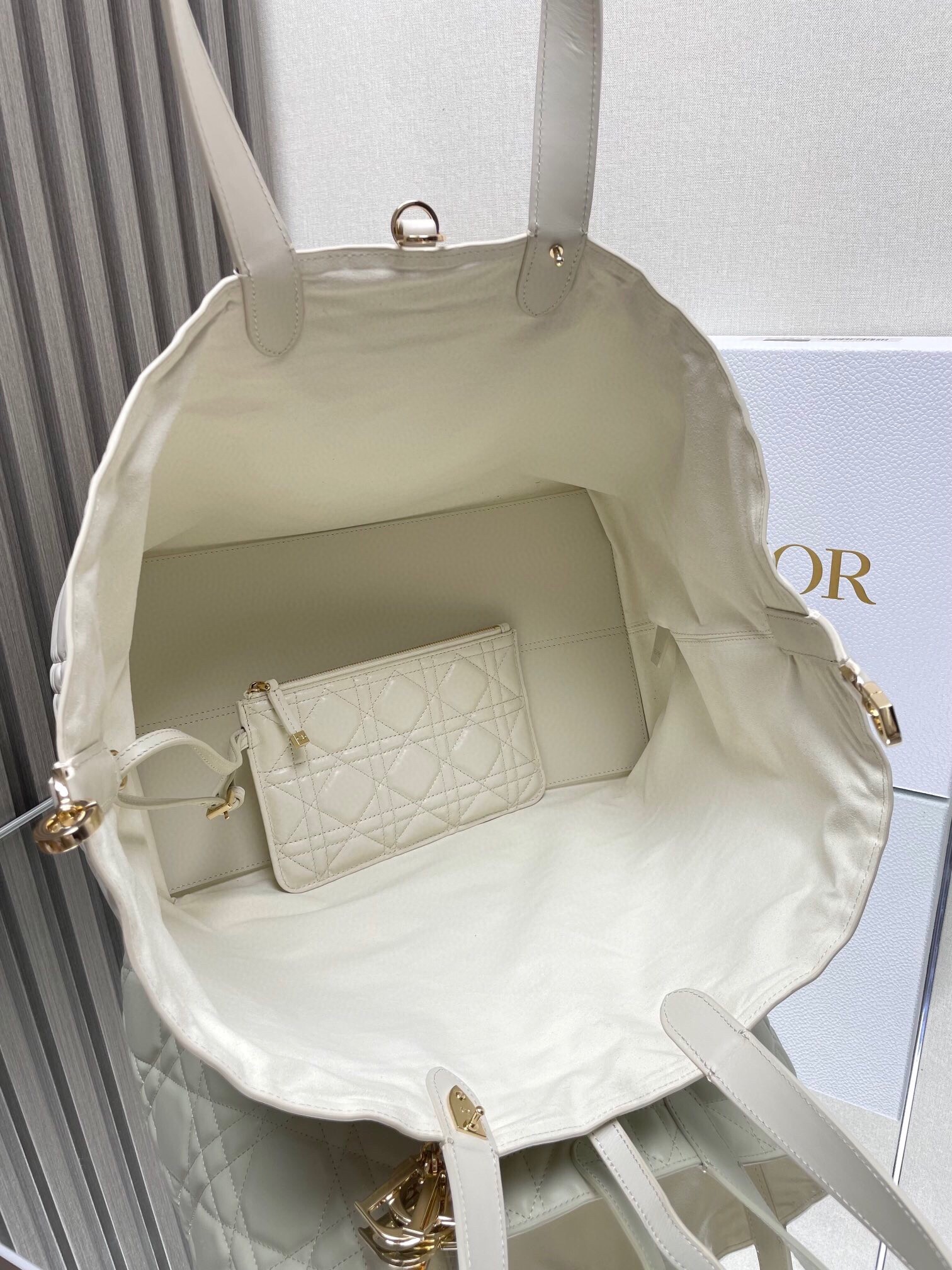 D*or toujours large bag in white macrocannage calfskin