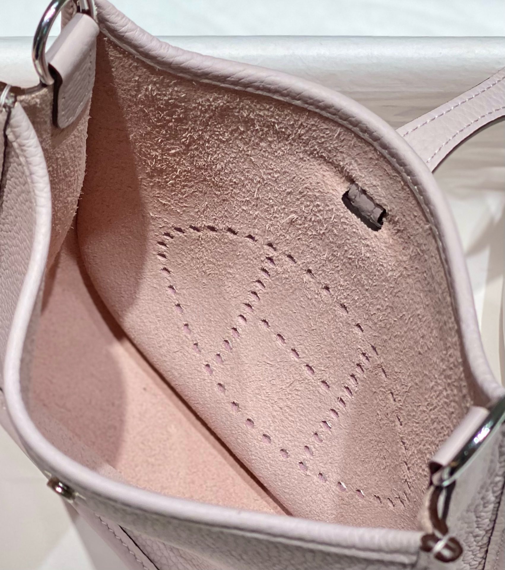 H**mes evelyne iii tpm bag in mauve pale clemence leather