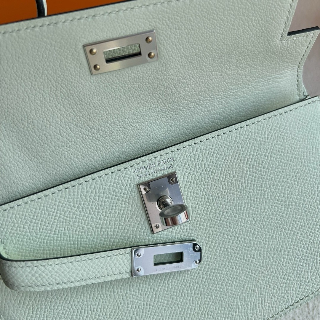 H**mes kelly en desordre 20 handmade bag in vert fizz epsom calfskin