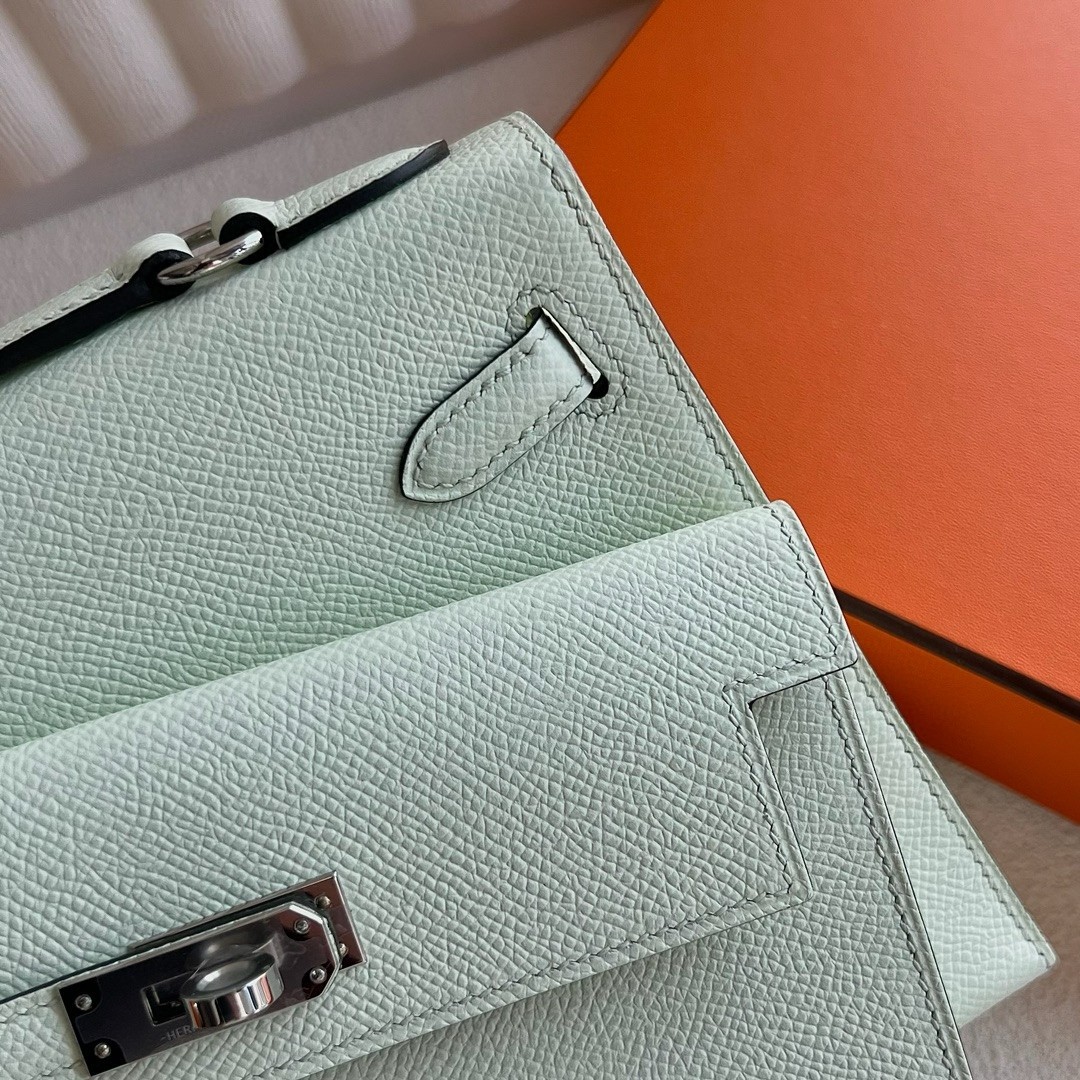 H**mes kelly en desordre 20 handmade bag in vert fizz epsom calfskin