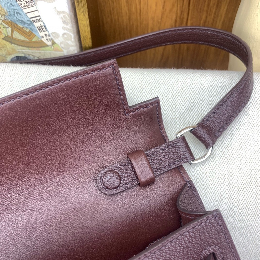 H**mes kelly elan handmade bag in rouge sellier chevre mysore leather