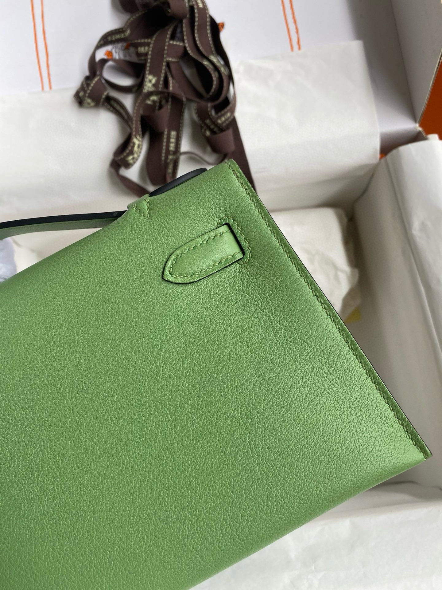 H**mes kelly pochette handmade bag in vert criquet swift calfskin