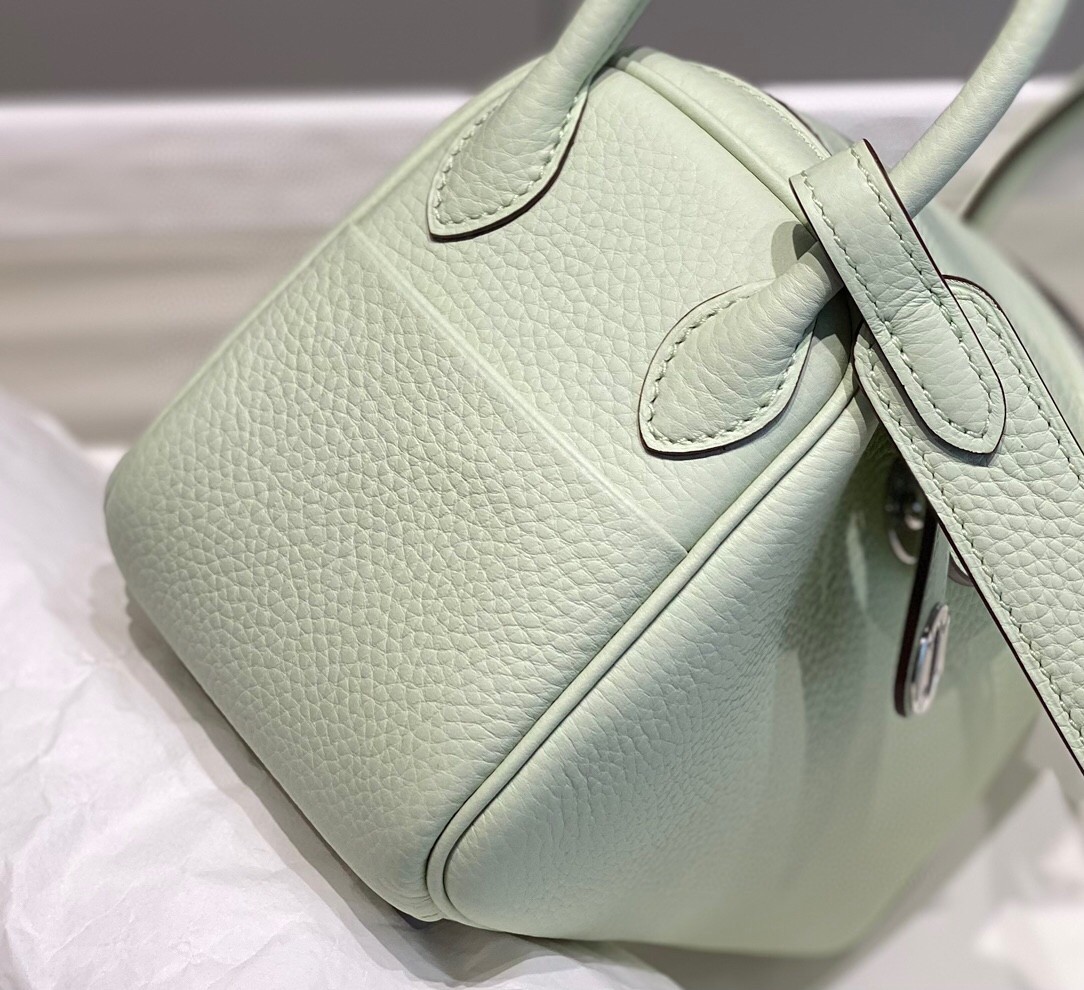 H**mes lindy mini bag in vert fizz clemence leather phw