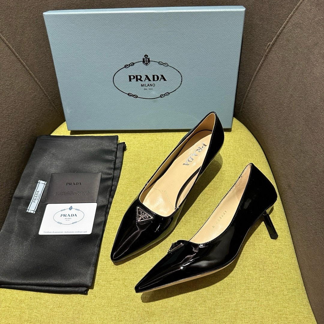 Pra*a pumps 55mm in black patent leather